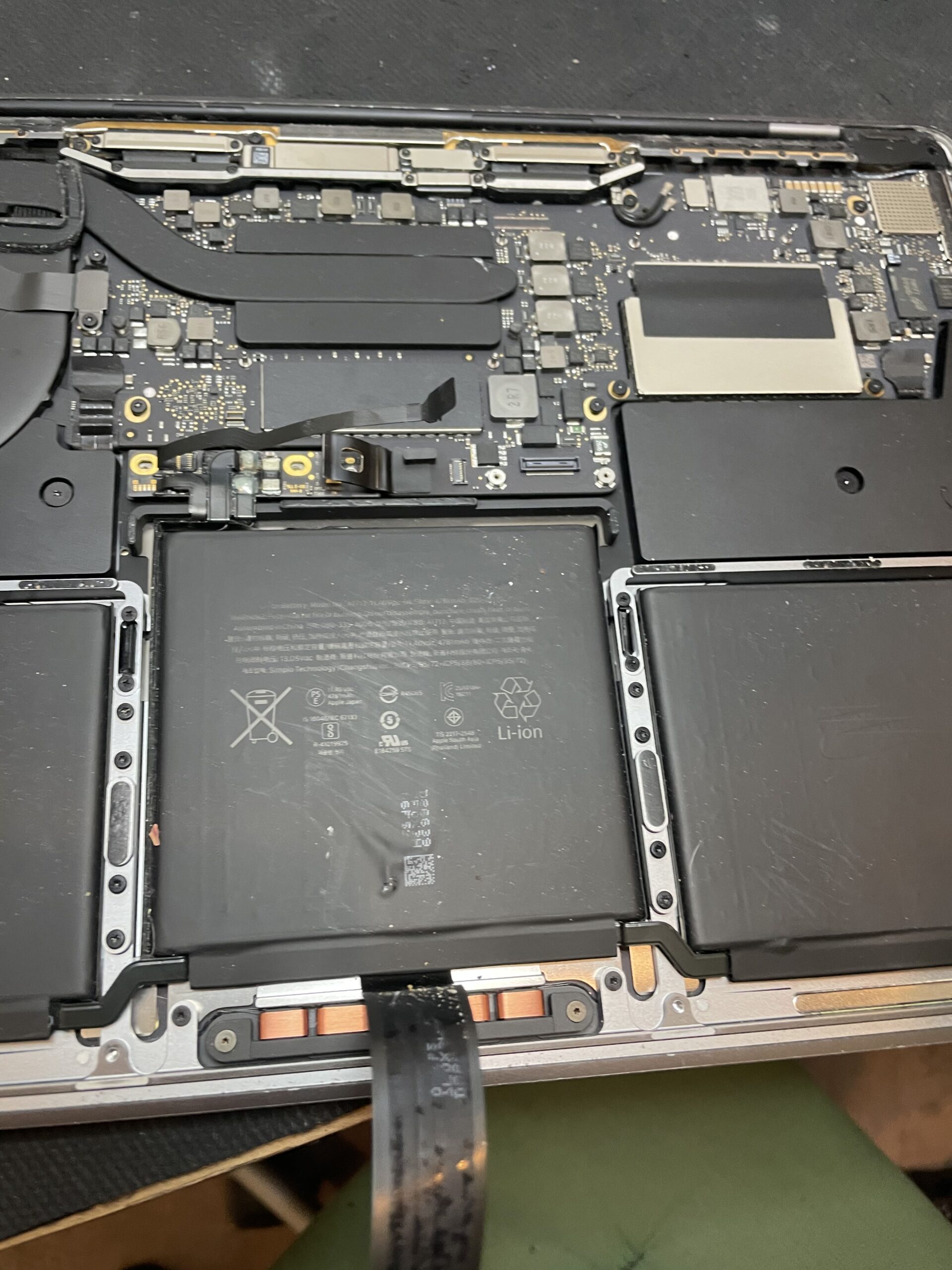 MacBook Laptop Computer Mobile Battery Repair